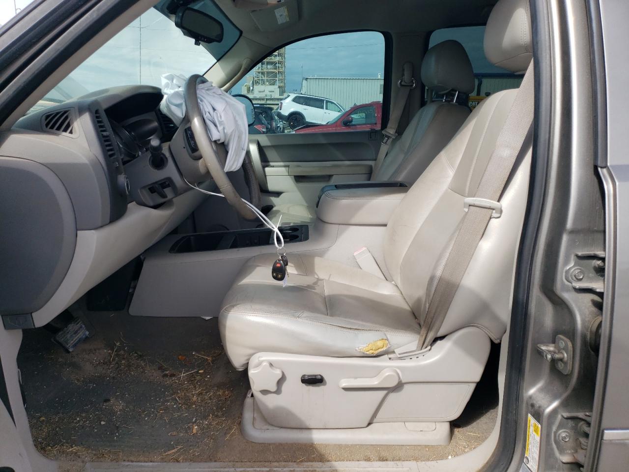 2012 Chevrolet Silverado - Image 7