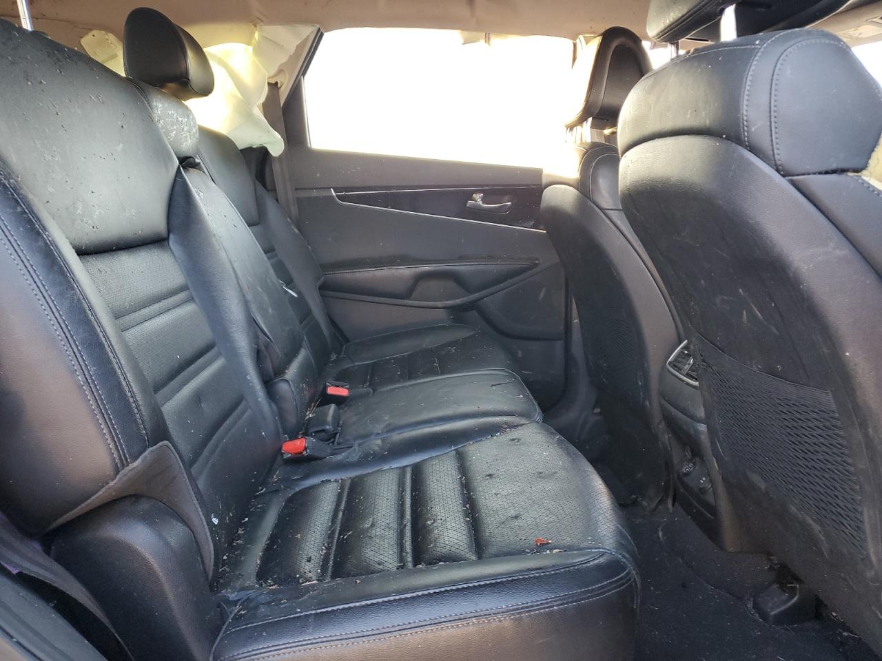 2016 Kia Sorento - Image 11