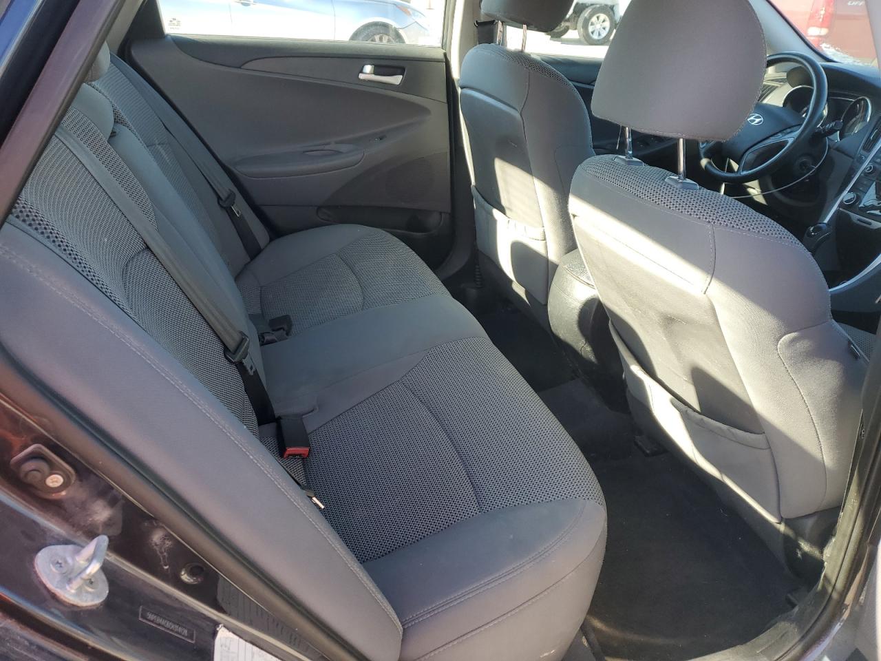 2012 Hyundai Sonata - Image 11