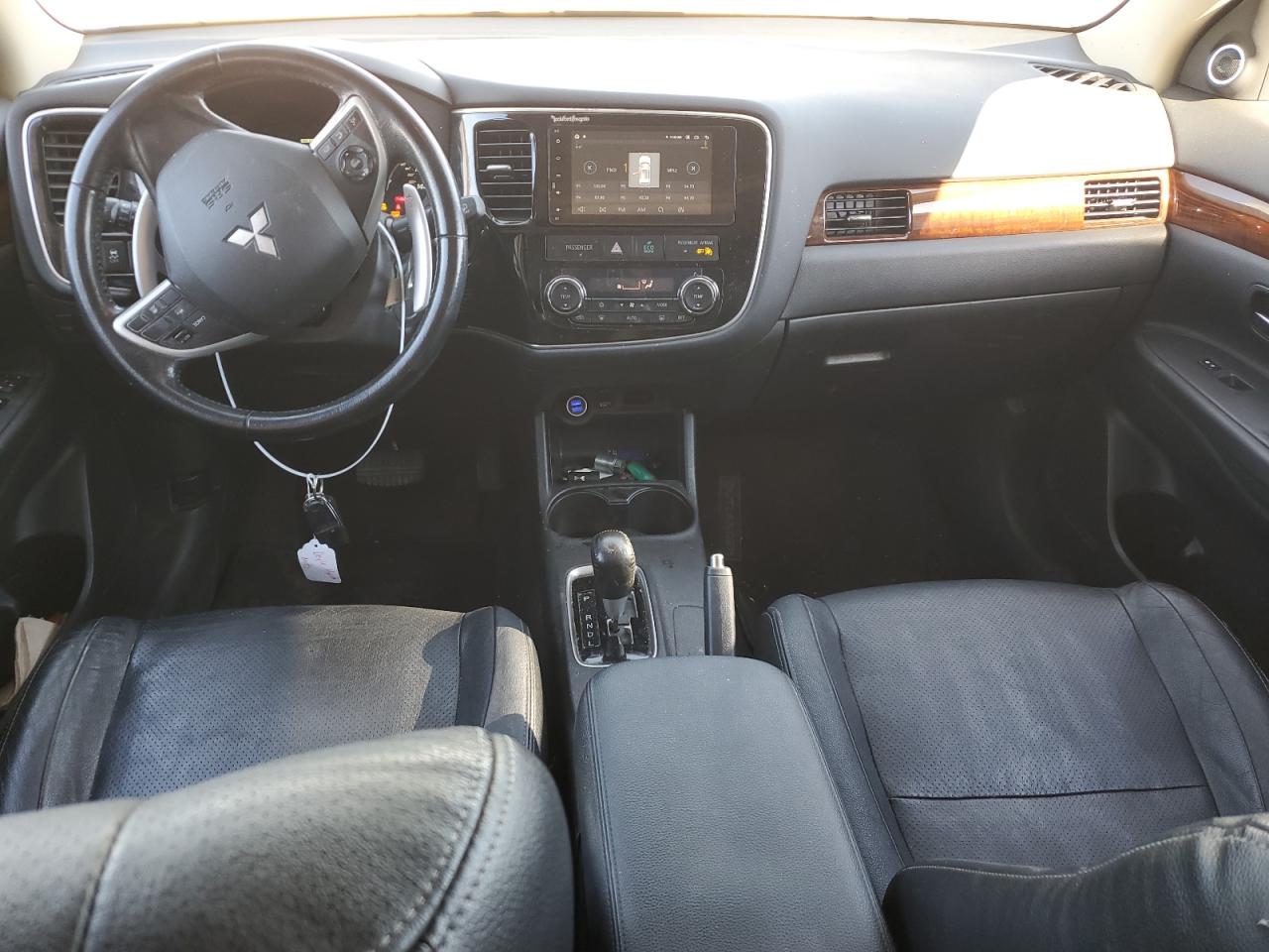 2015 Mitsubishi Outlander - Image 8