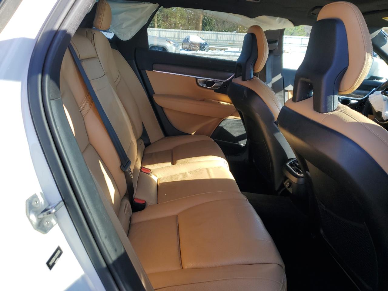 2018 Volvo V90 - Image 11