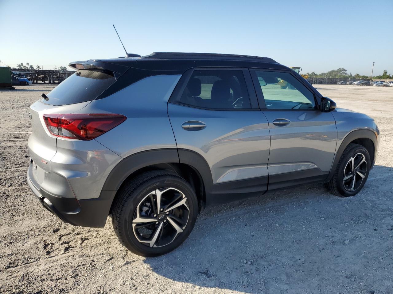 2023 Chevrolet TrailBlazer - Image 3