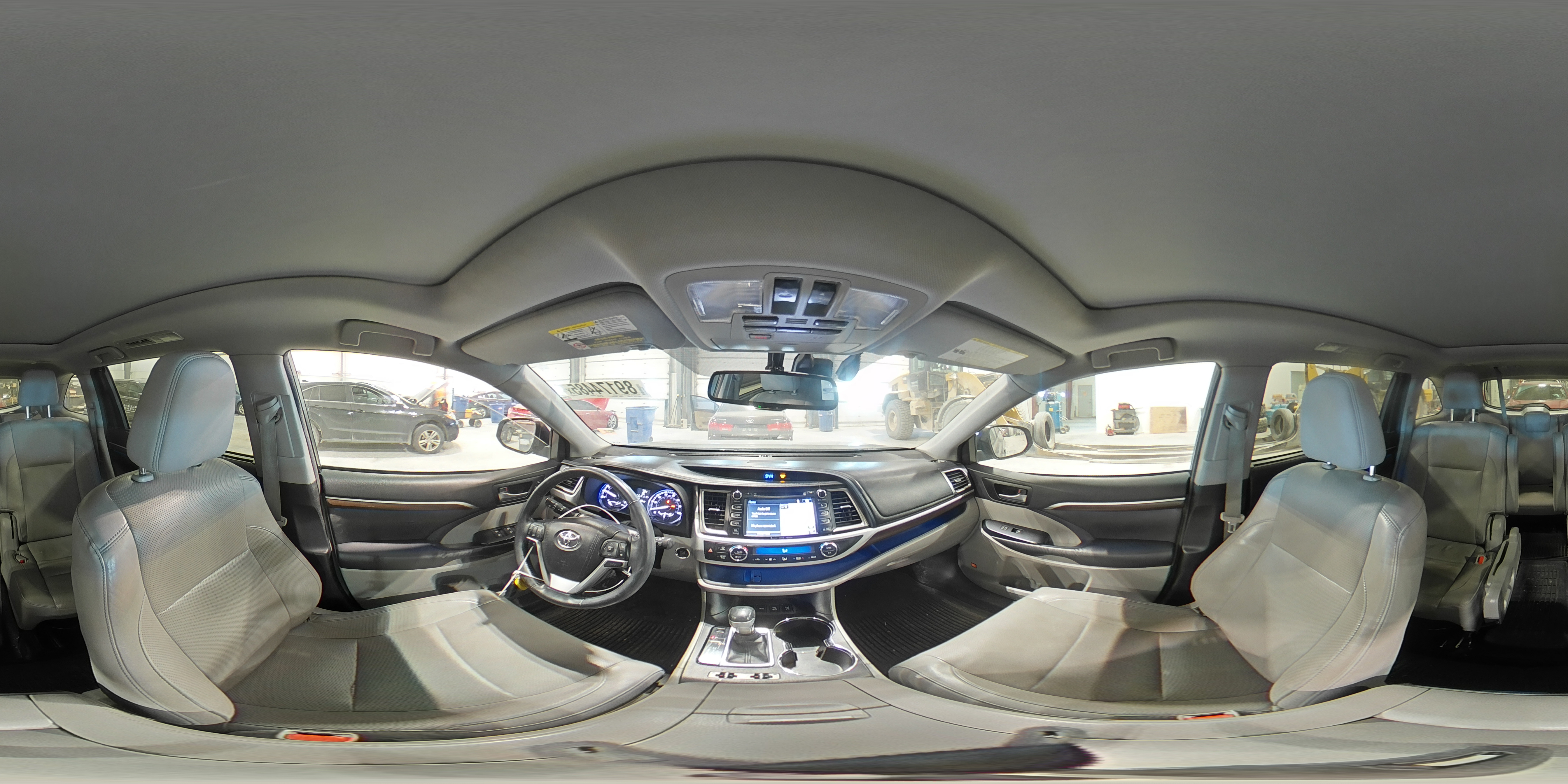 2016 Toyota Highlander - Image 13