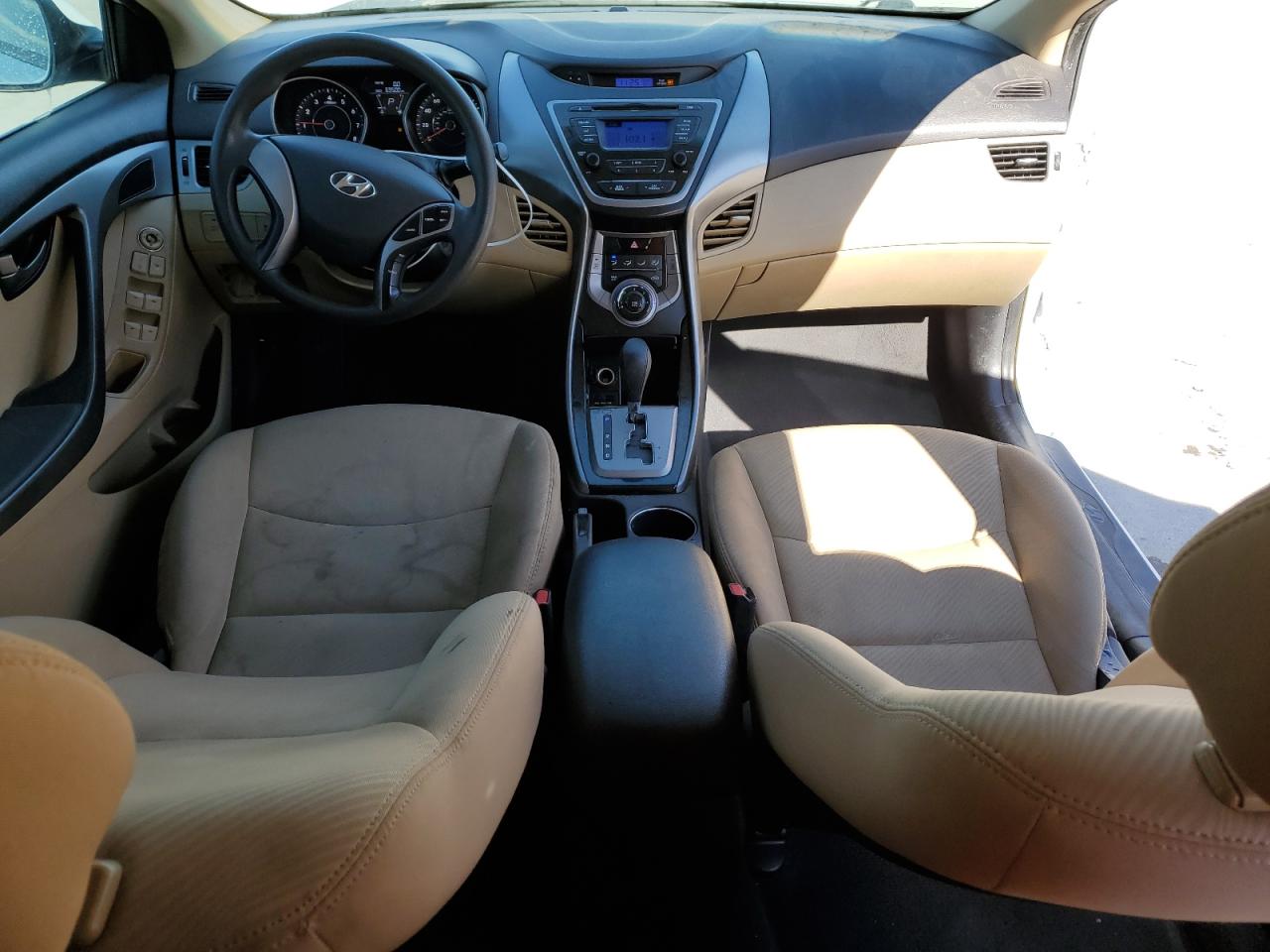 2013 Hyundai Elantra - Image 8