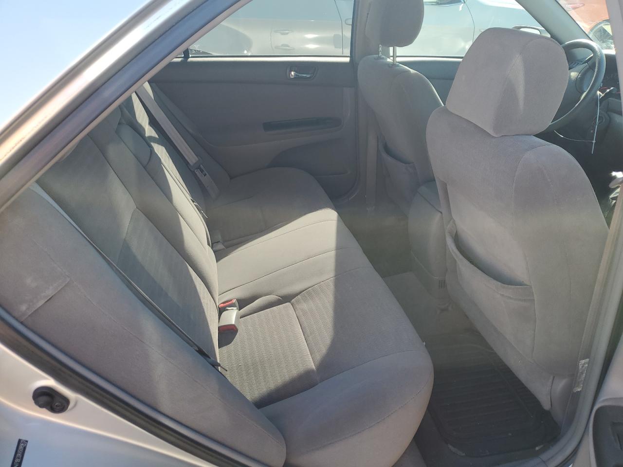 2005 Toyota Camry - Image 10