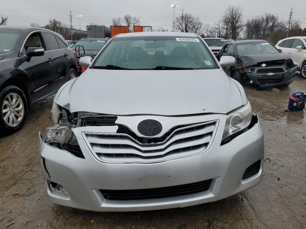 2010 Toyota Camry - Image 5