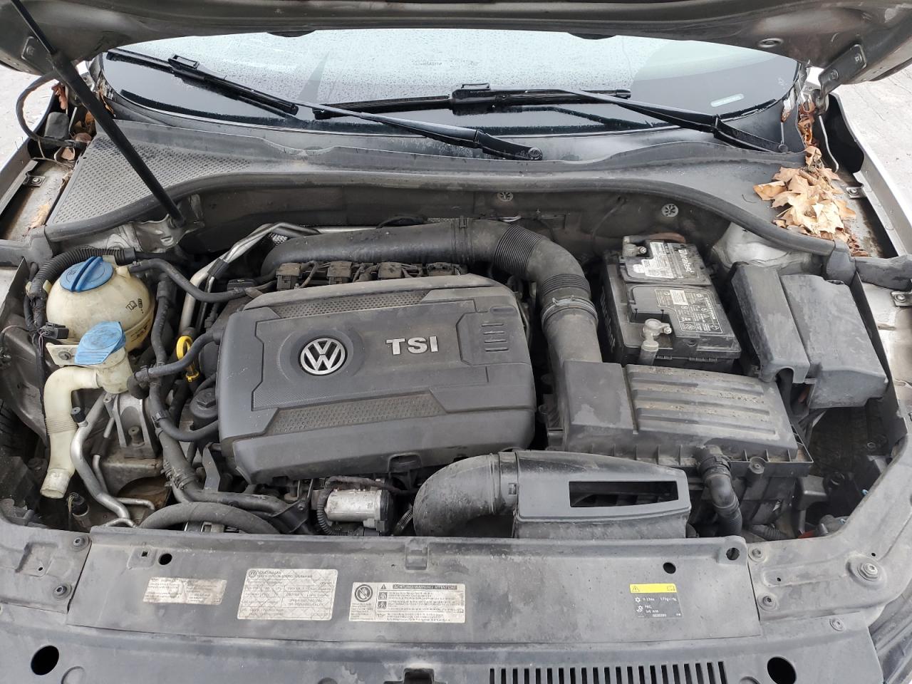 2014 Volkswagen Passat - Image 11