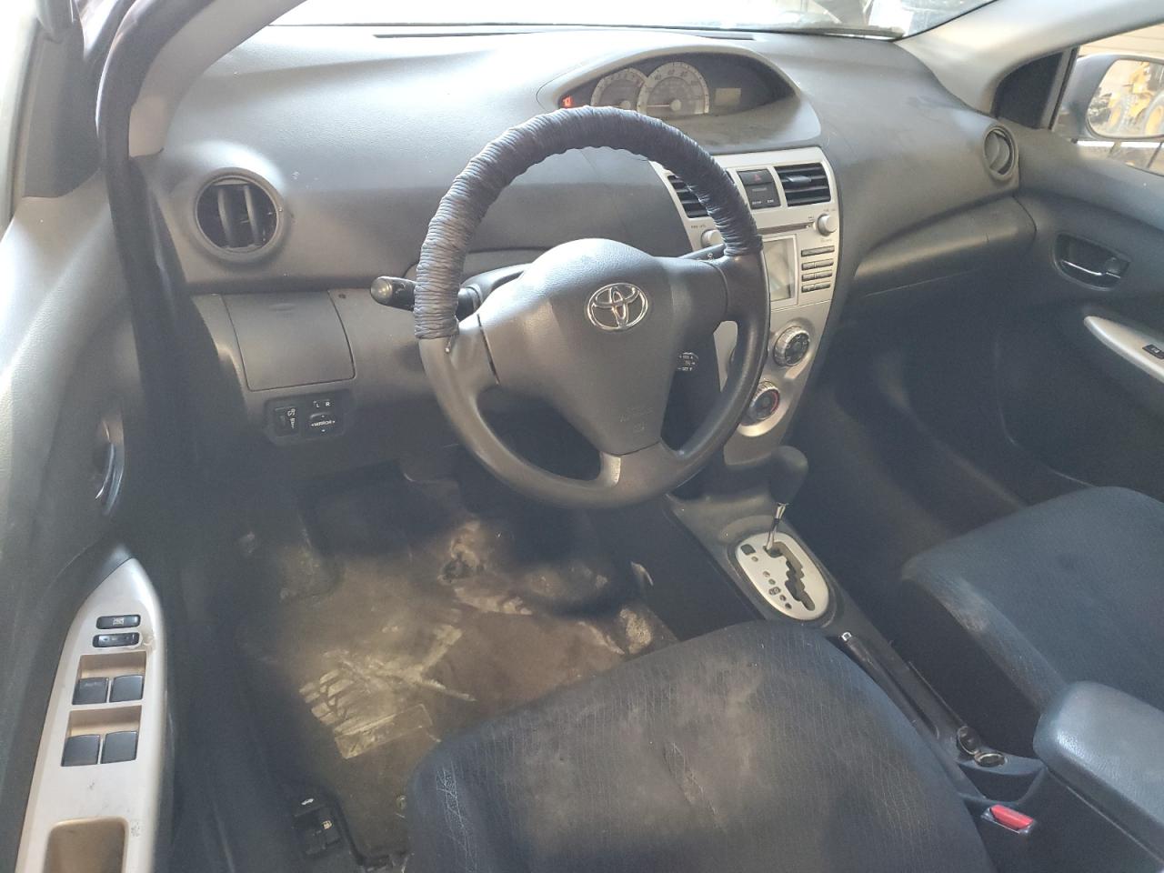 2008 Toyota Yaris - Image 8