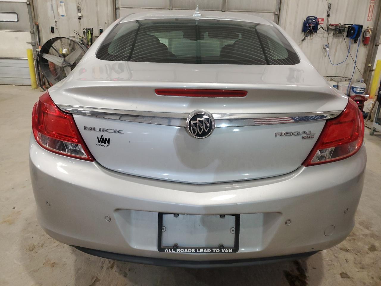 2011 Buick Regal - Image 6
