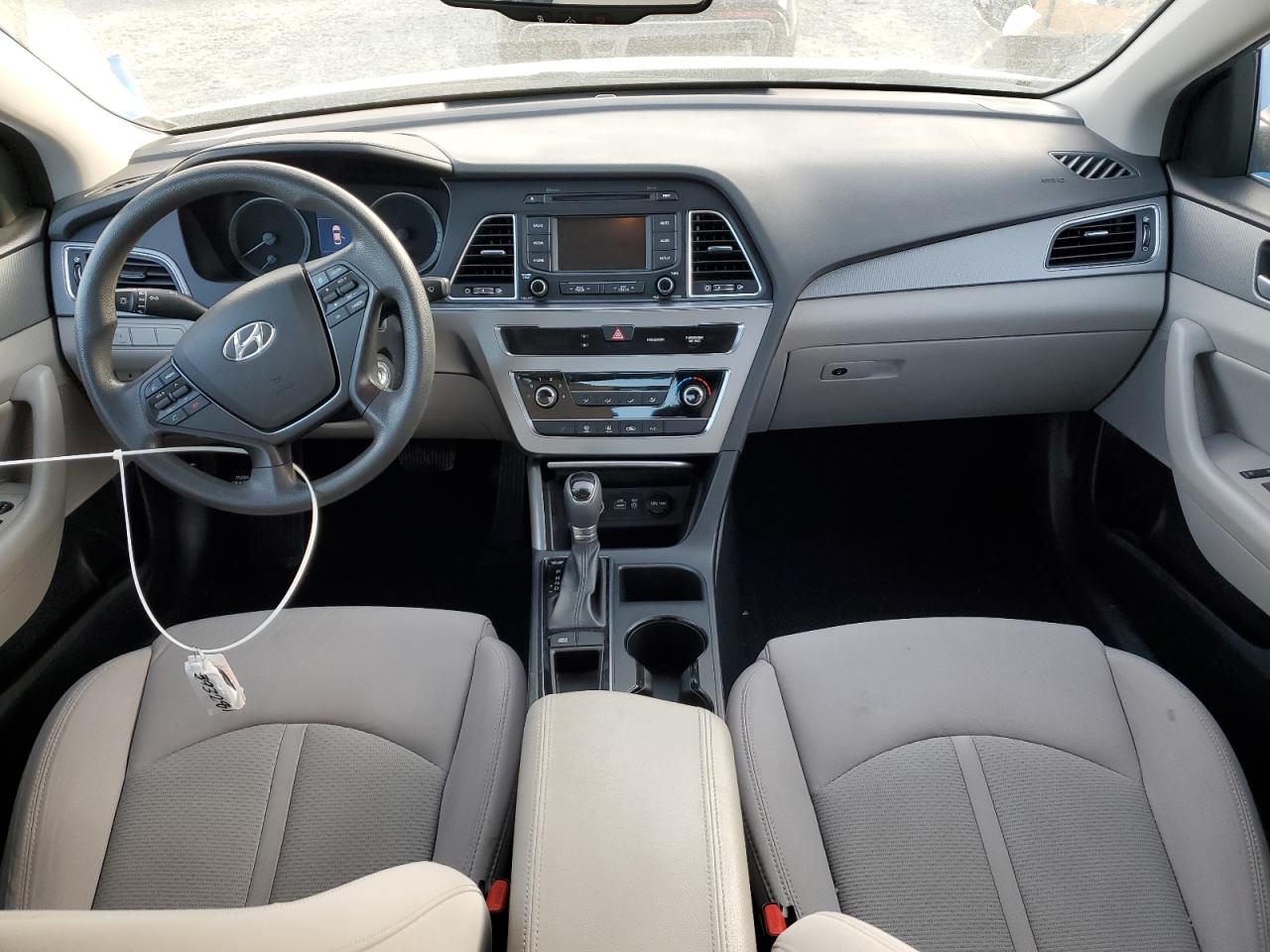 2015 Hyundai Sonata - Image 8