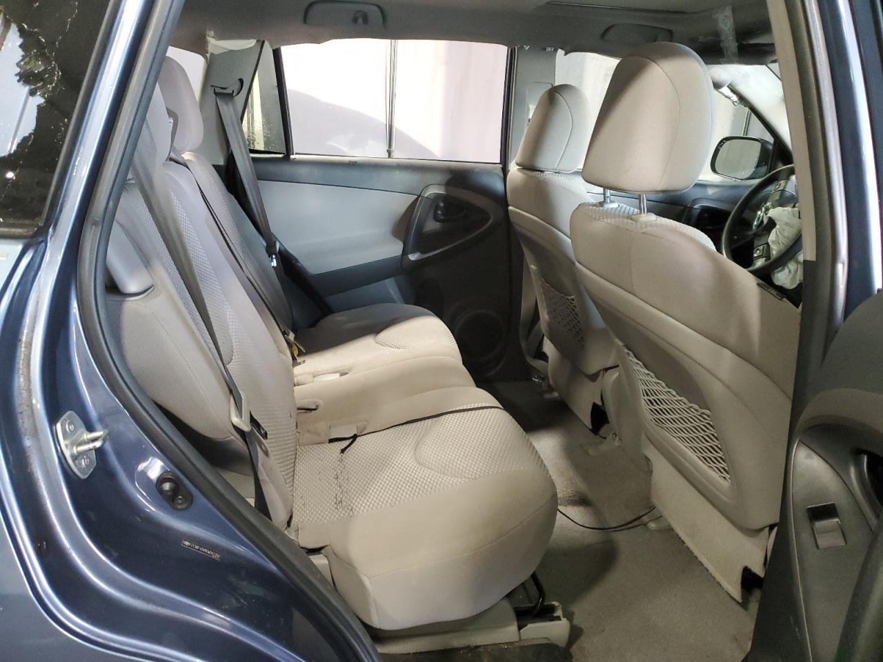 2012 Toyota RAV 4 - Image 11