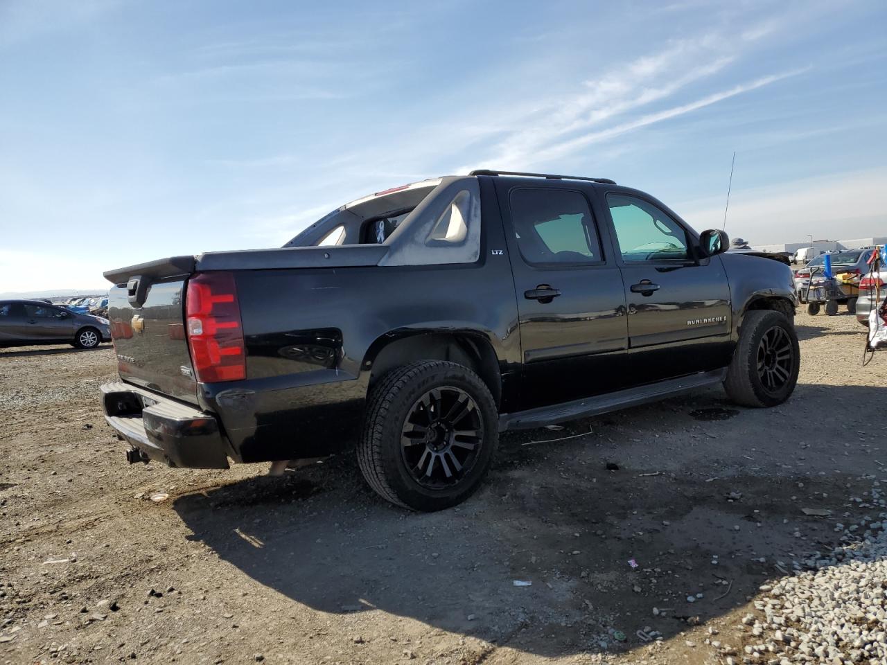 2007 Chevrolet Avalanche - Image 3
