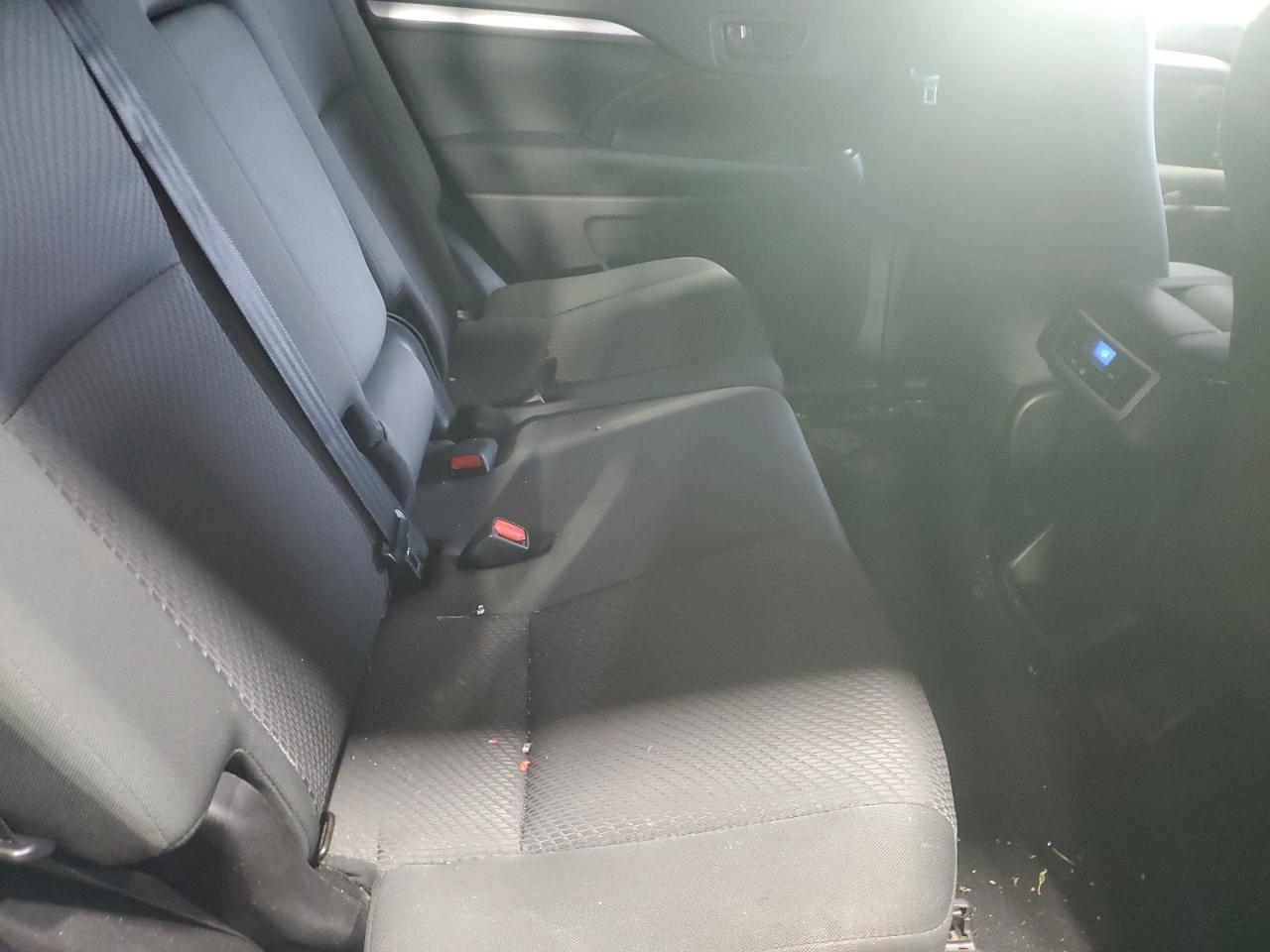 2019 Toyota Highlander - Image 11
