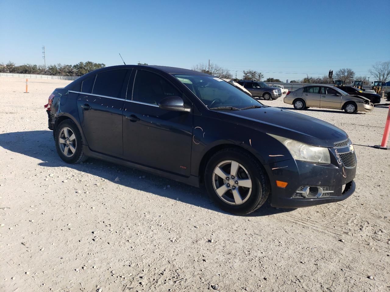 VIN 1G1PC5SB5E7442569 2014 CHEVROLET CRUZE no.4