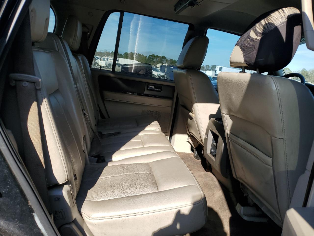 2010 Ford Expedition - Image 11