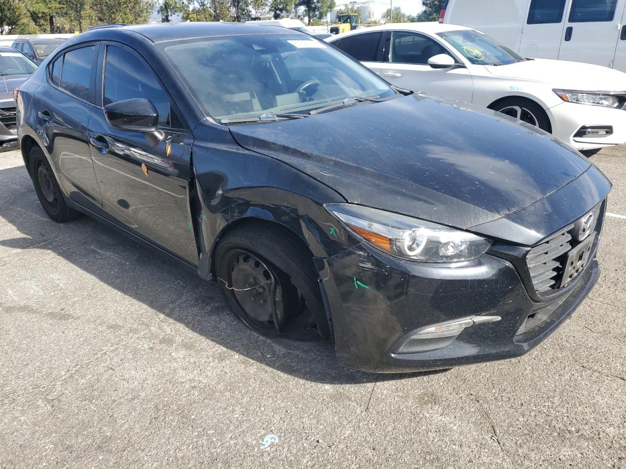 VIN 3MZBN1U77JM215863 2018 MAZDA 3 no.4