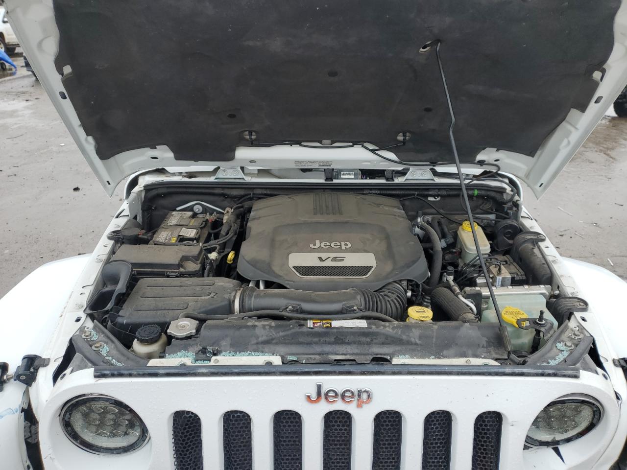 2014 Jeep Wrangler - Image 12