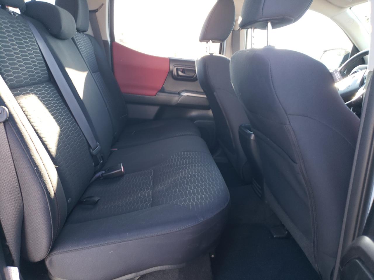 2018 Toyota Tacoma - Image 10
