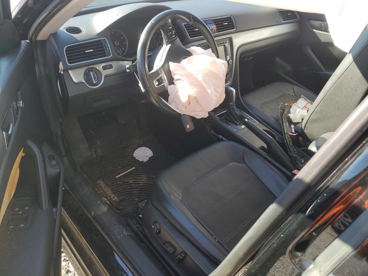 2015 Volkswagen Passat - Image 8