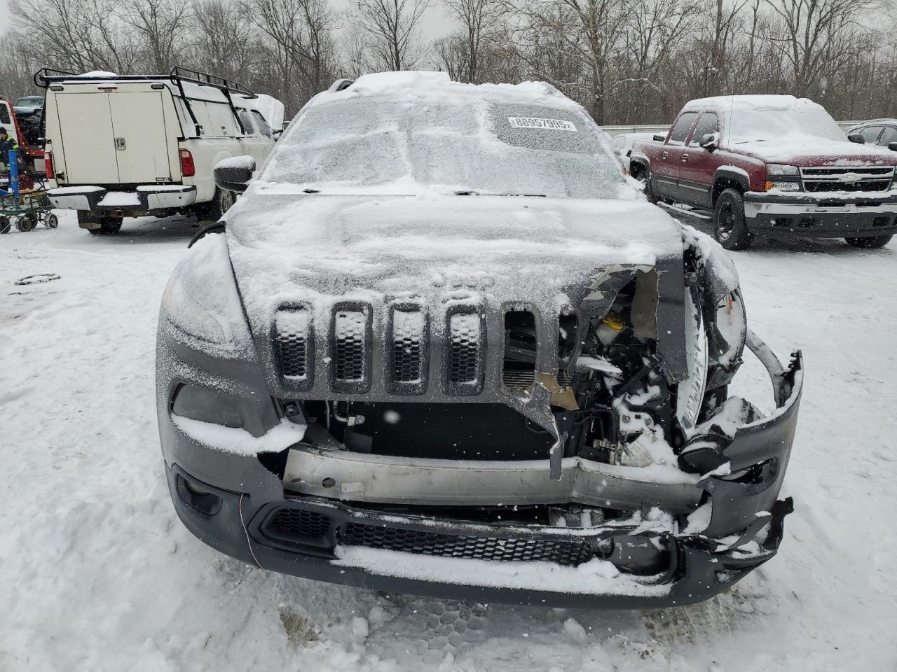 2016 Jeep Grand Cherokee - Image 5