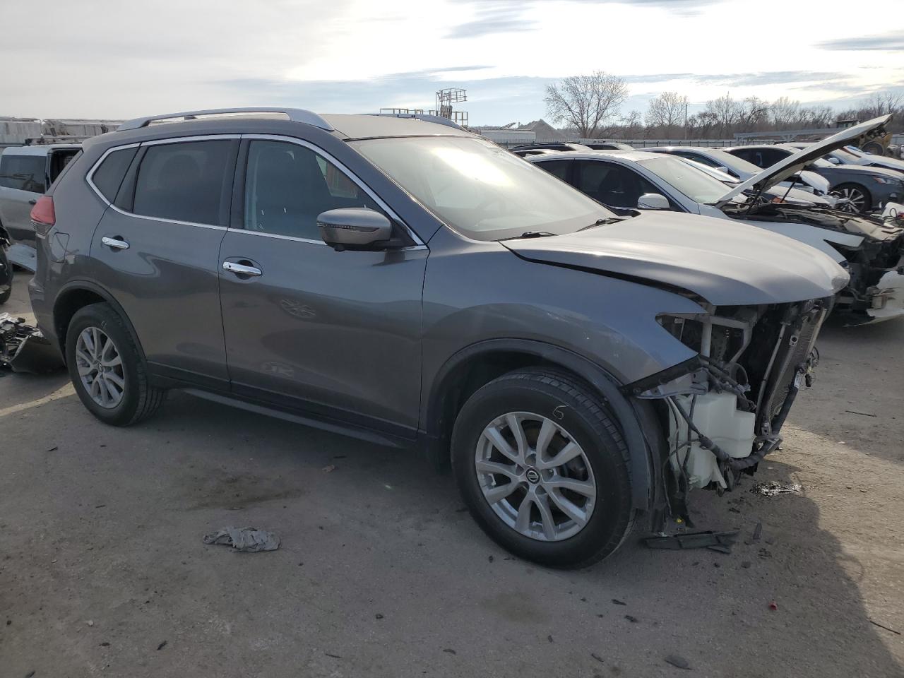 2017 Nissan Rogue - Image 4
