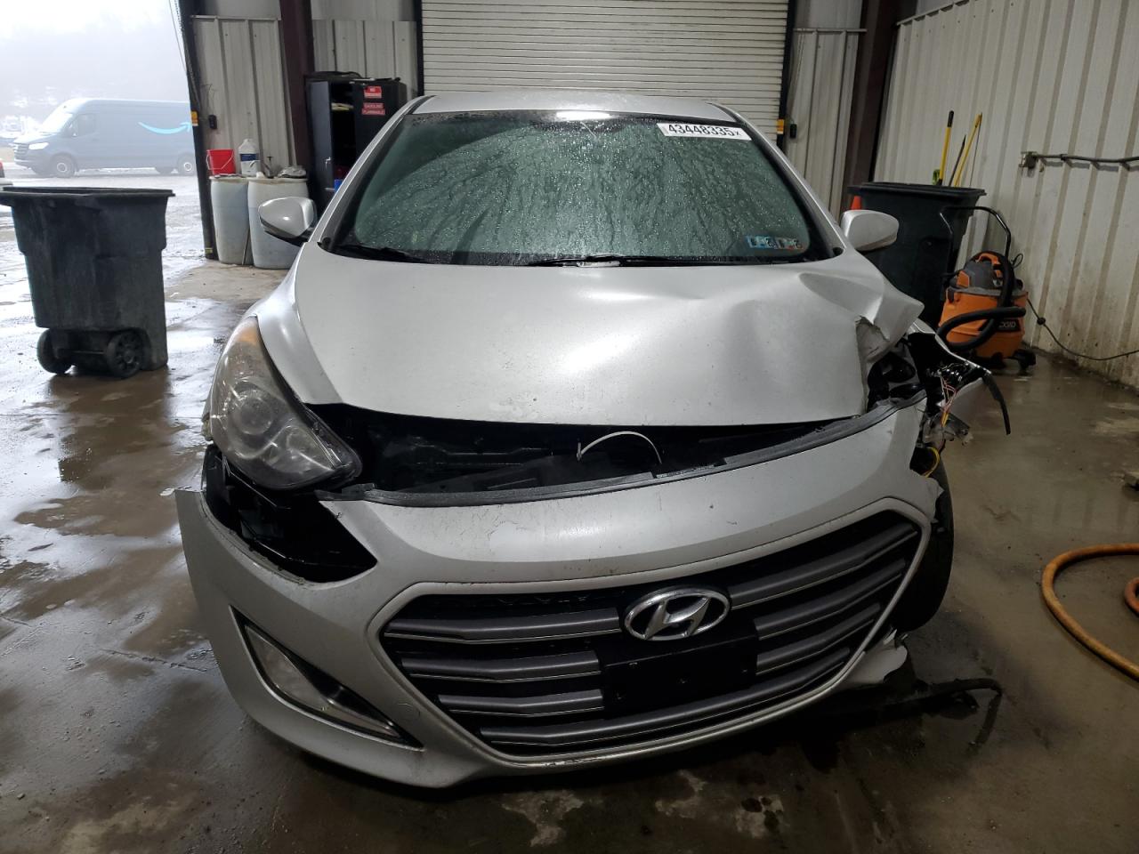 2016 Hyundai Elantra - Image 5