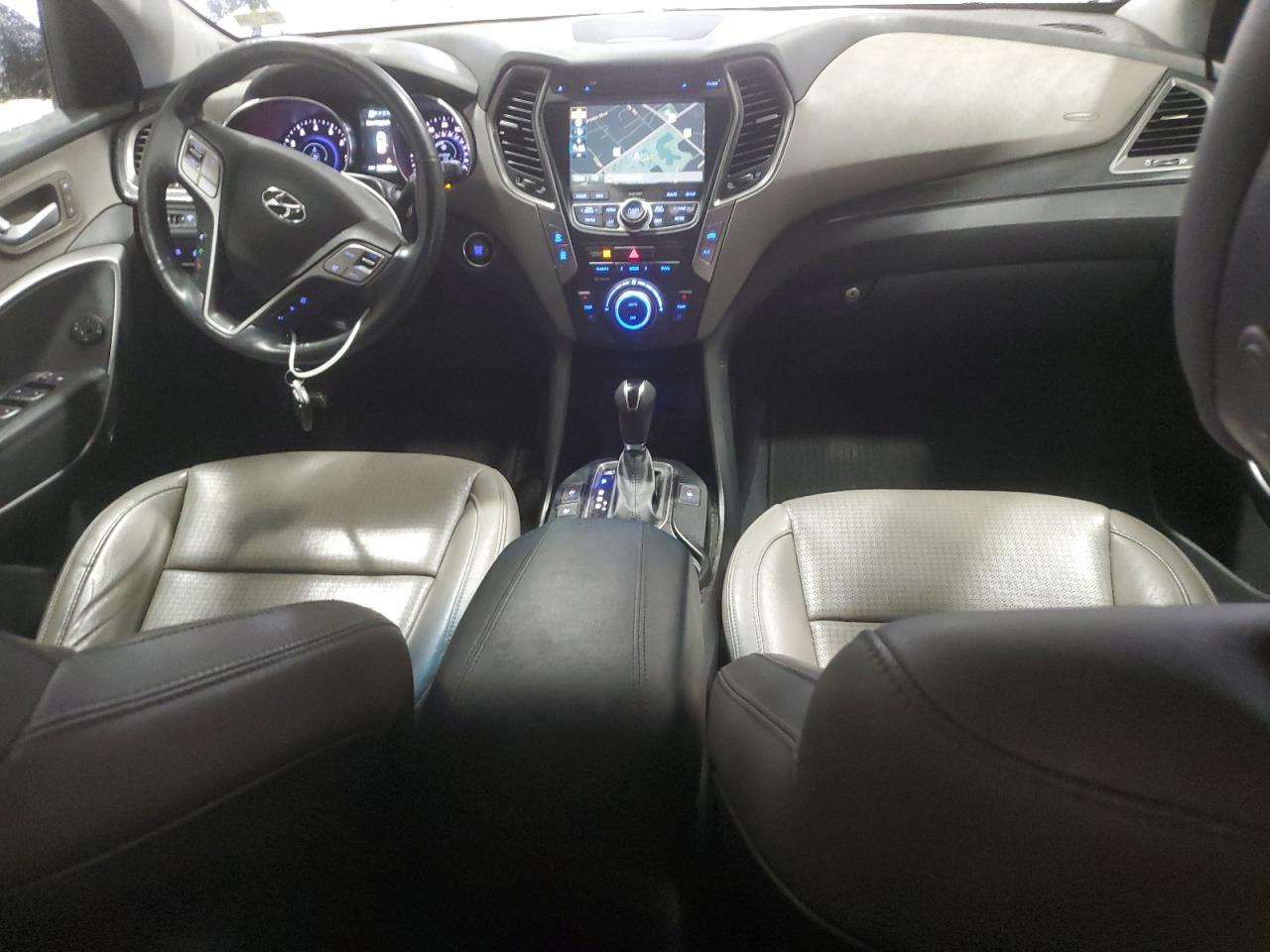 2014 Hyundai Santa Fe - Image 8