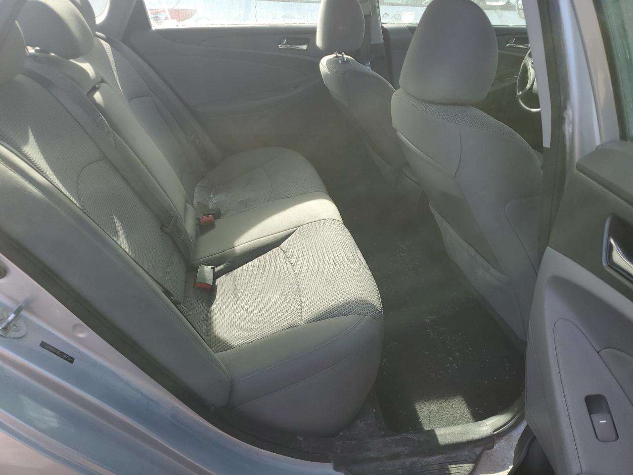 2013 Hyundai Sonata - Image 10