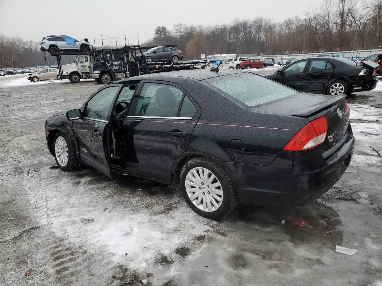 2010 Mercury Milan - Image 2
