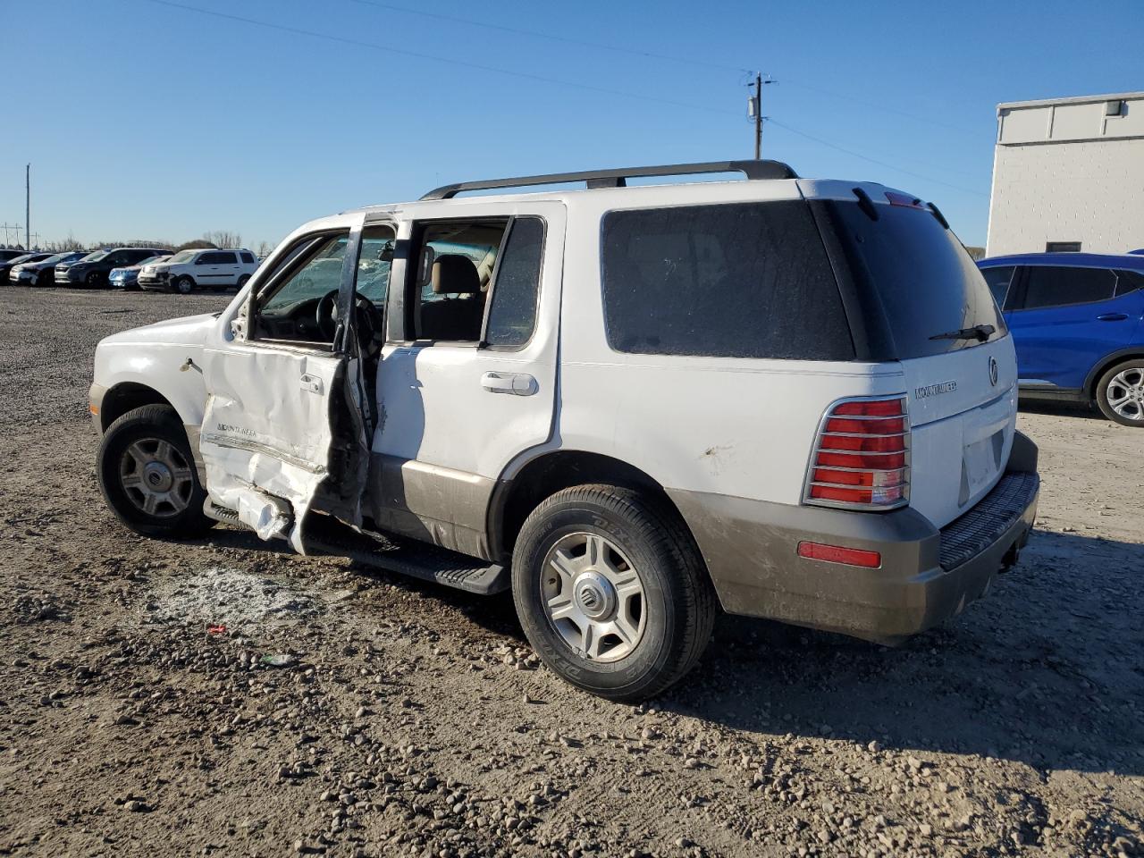 2002 Mercury Mountaineer - Image 2