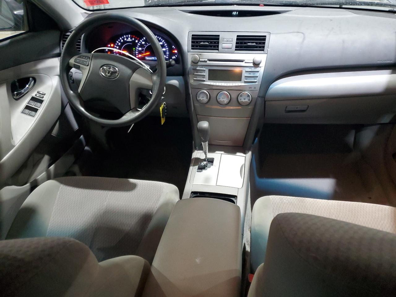 2010 Toyota Camry - Image 8