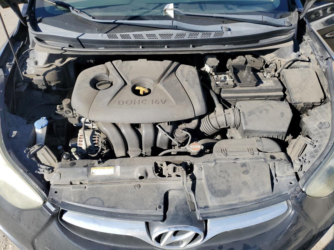 2011 Hyundai Elantra - Image 11