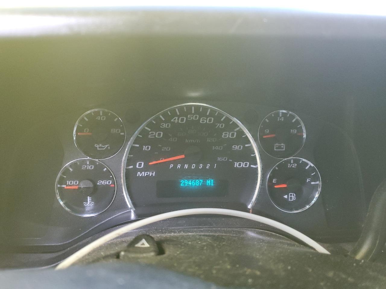 2009 Chevrolet Express - Image 9