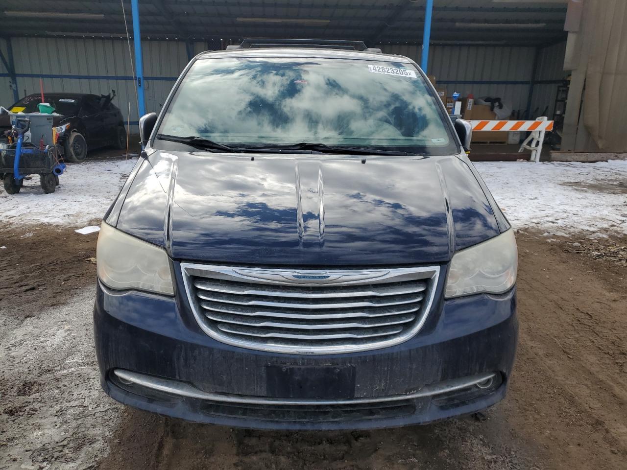 2013 Chrysler Town & Country - Image 5