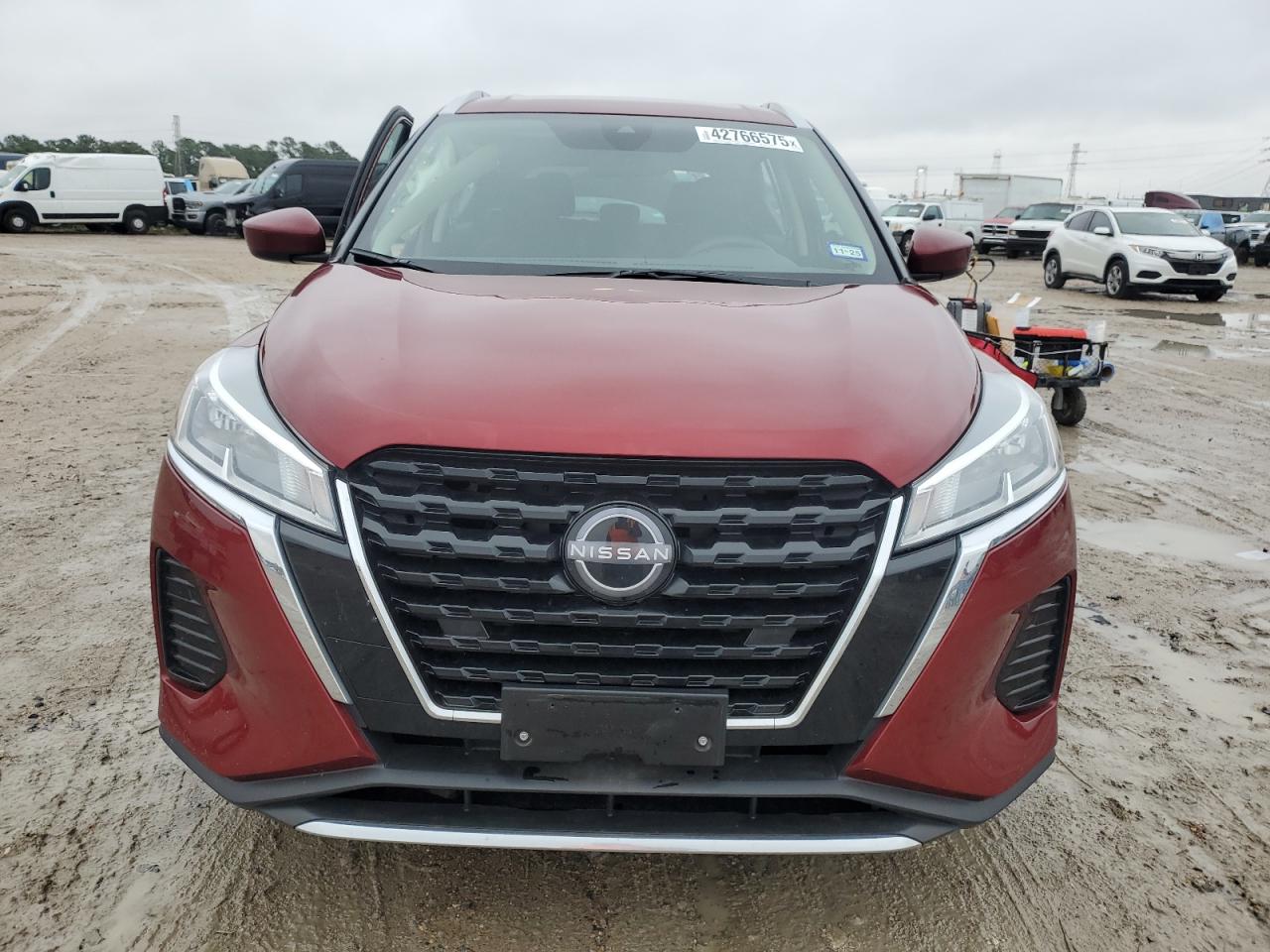 2024 Nissan Kicks - Image 5