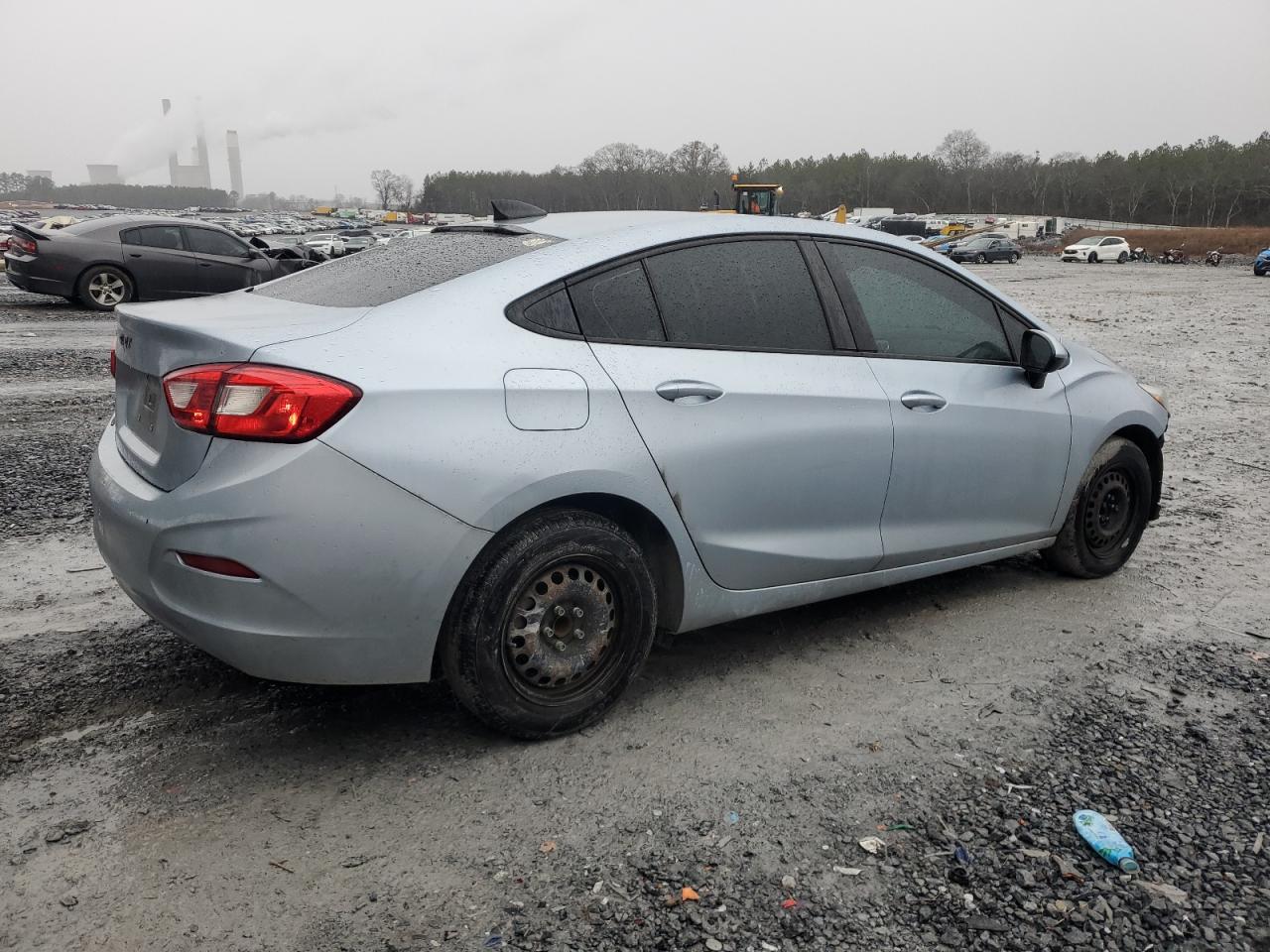 2018 Chevrolet Cruze - Image 3