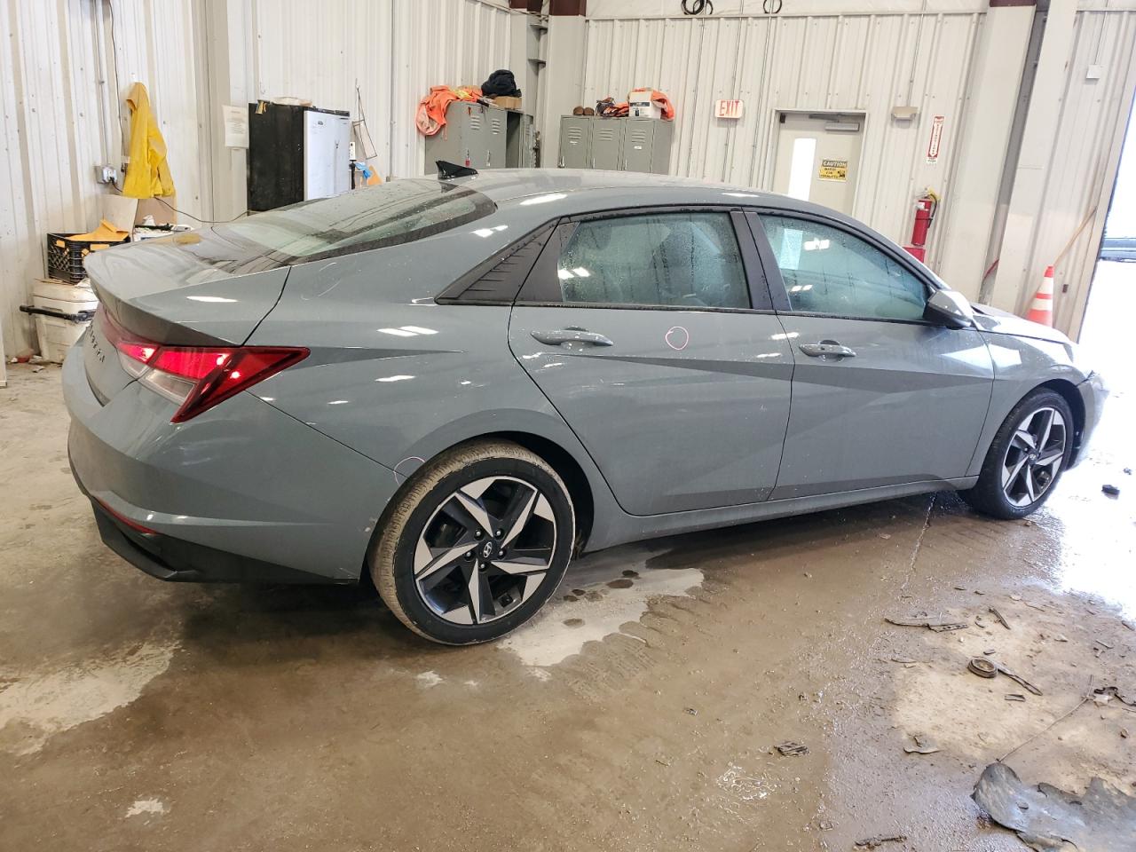 2023 Hyundai Elantra - Image 3