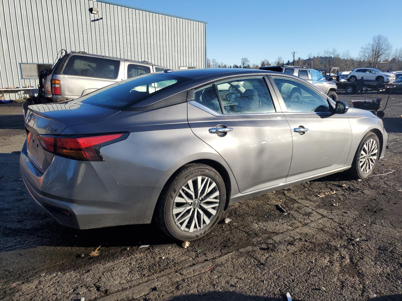 2024 Nissan Altima - Image 3