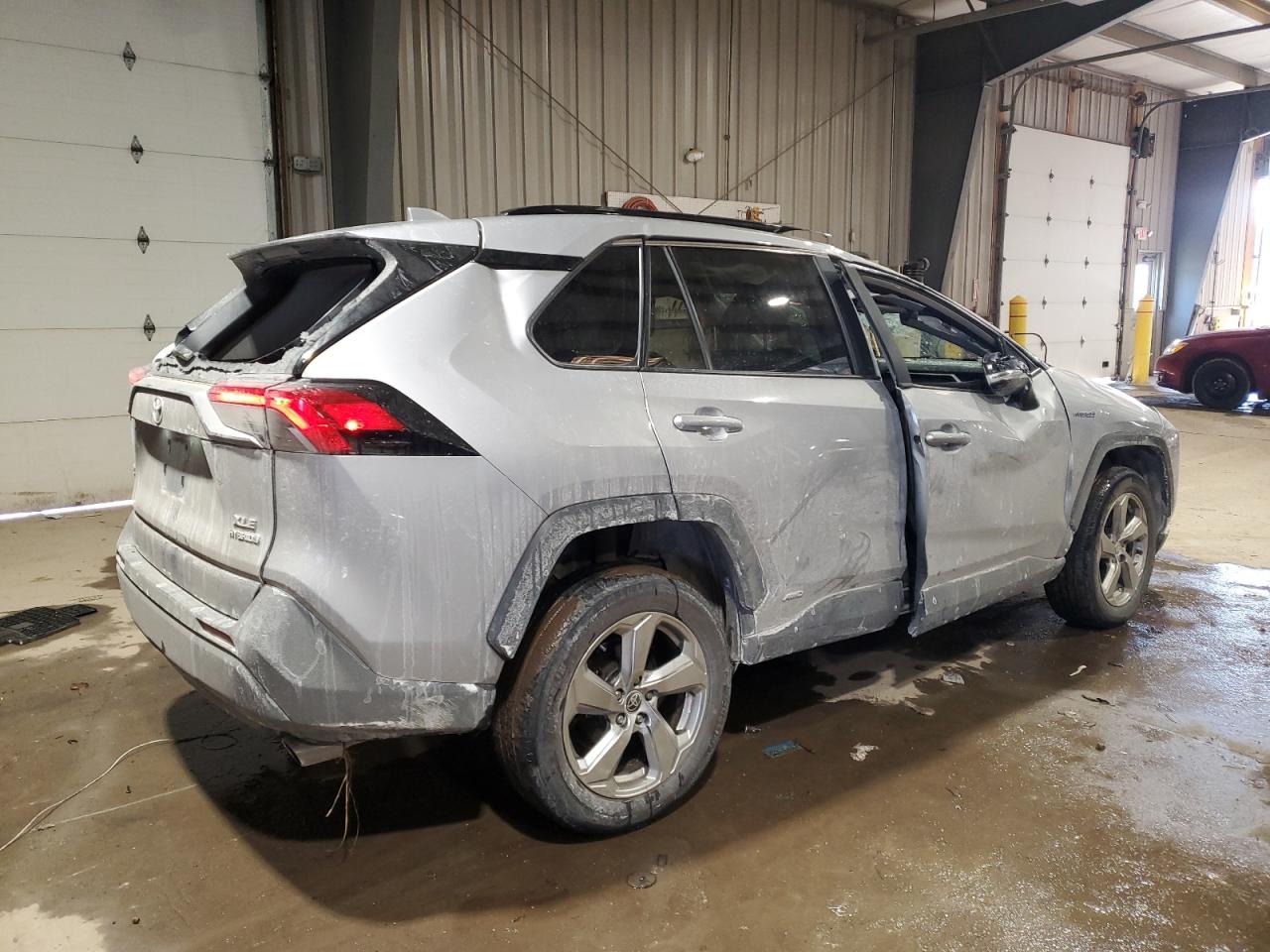 2021 Toyota RAV 4 - Image 3