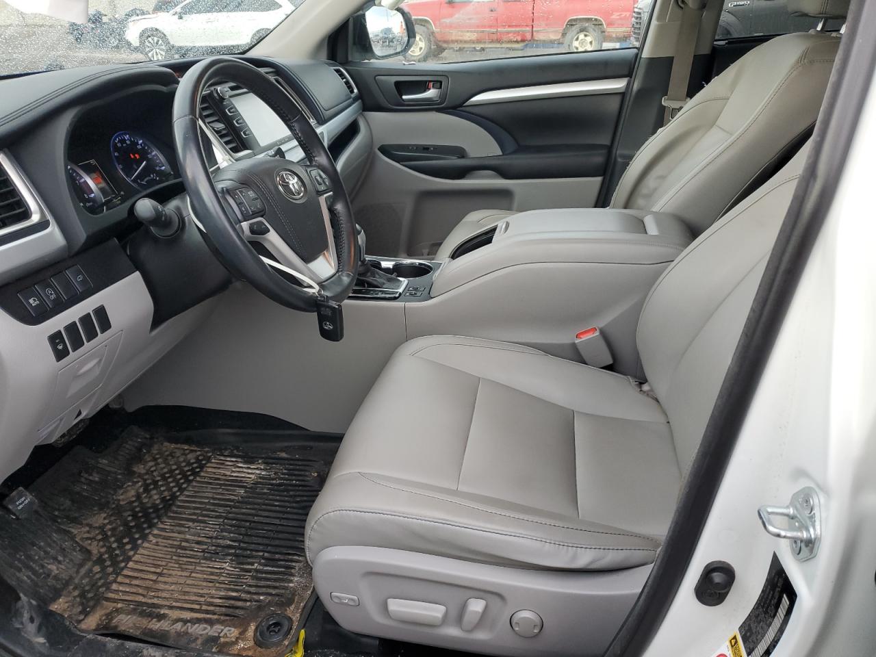 2018 Toyota Highlander - Image 7