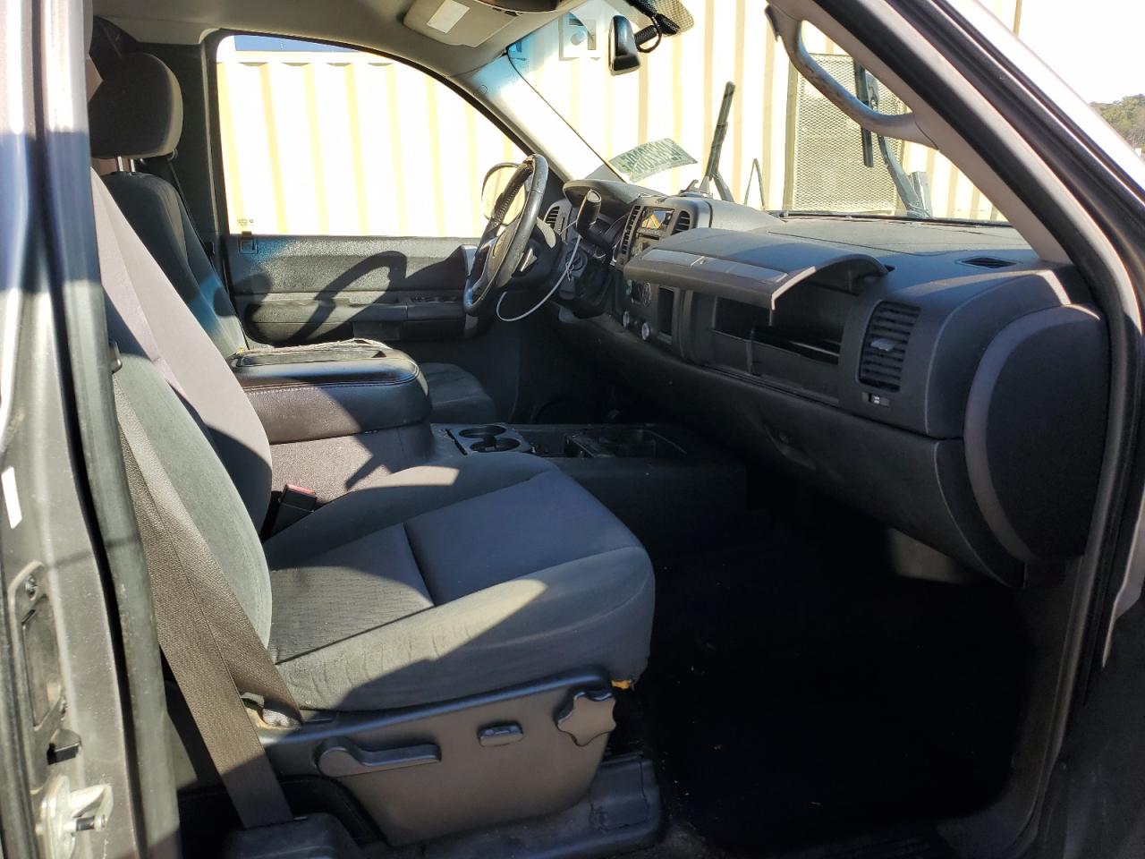 2007 Chevrolet Silverado - Image 8