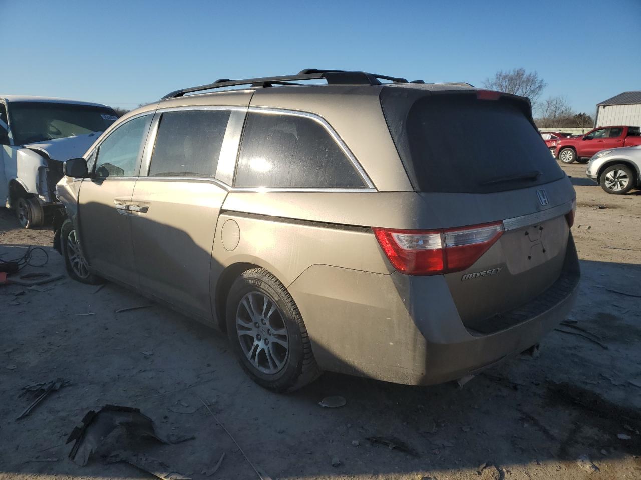 2011 Honda Odyssey - Image 2