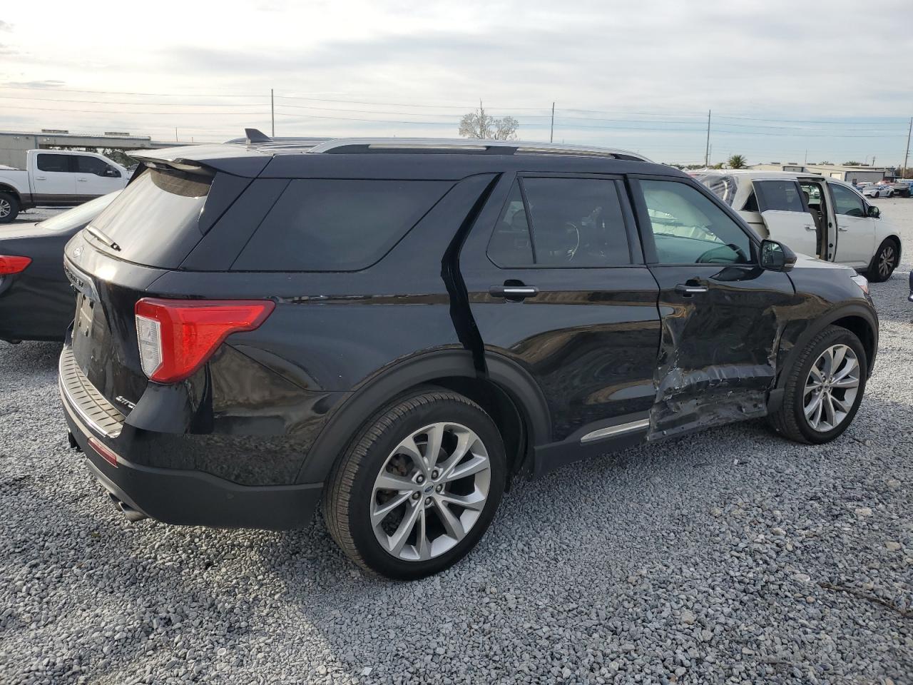 2021 Ford Explorer - Image 3