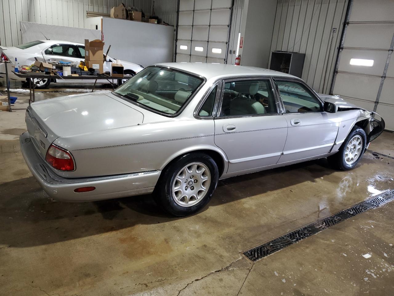 2003 Jaguar XJ - Image 3