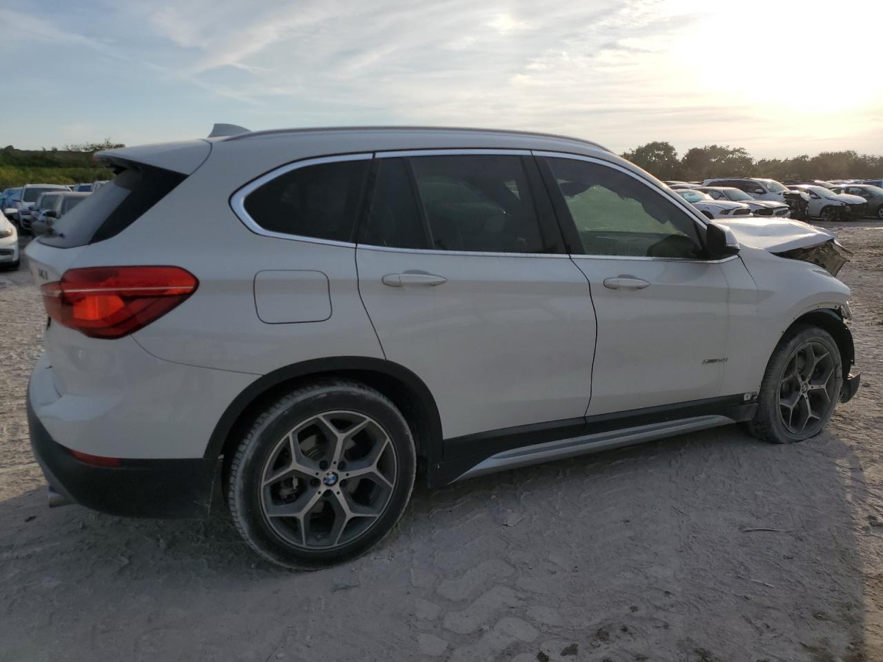 2016 BMW X1 - Image 3