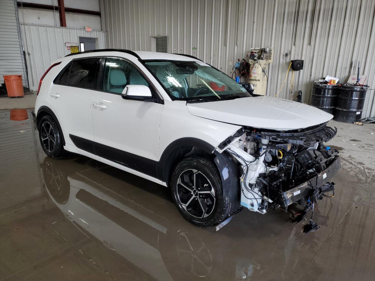 2023 Kia Niro - Image 4