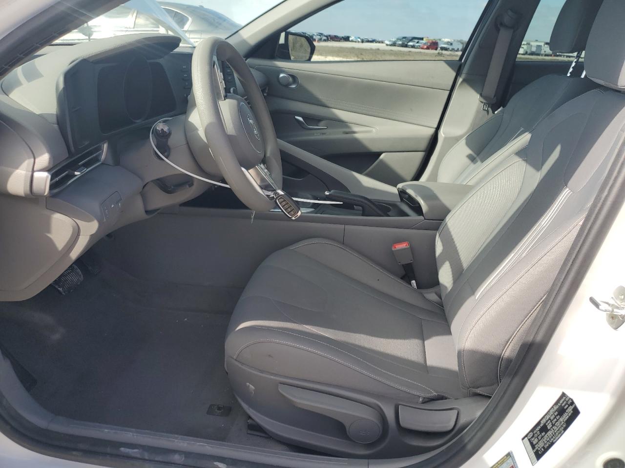 2023 Hyundai Elantra - Image 7