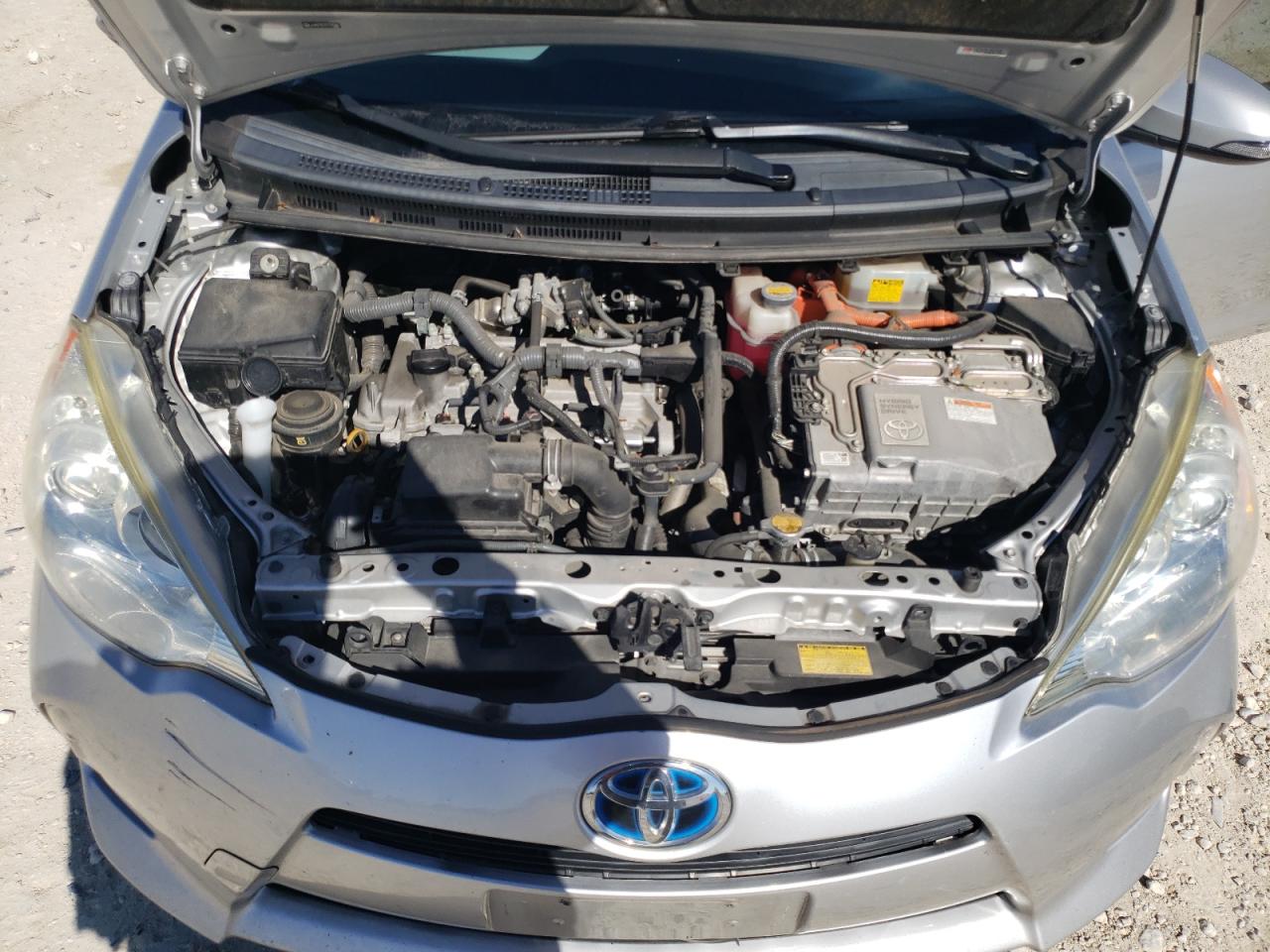 2012 Toyota Prius - Image 11