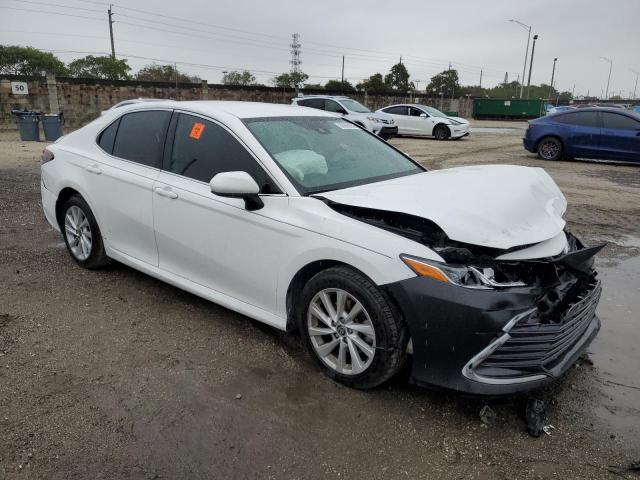  TOYOTA CAMRY 2021 Білий