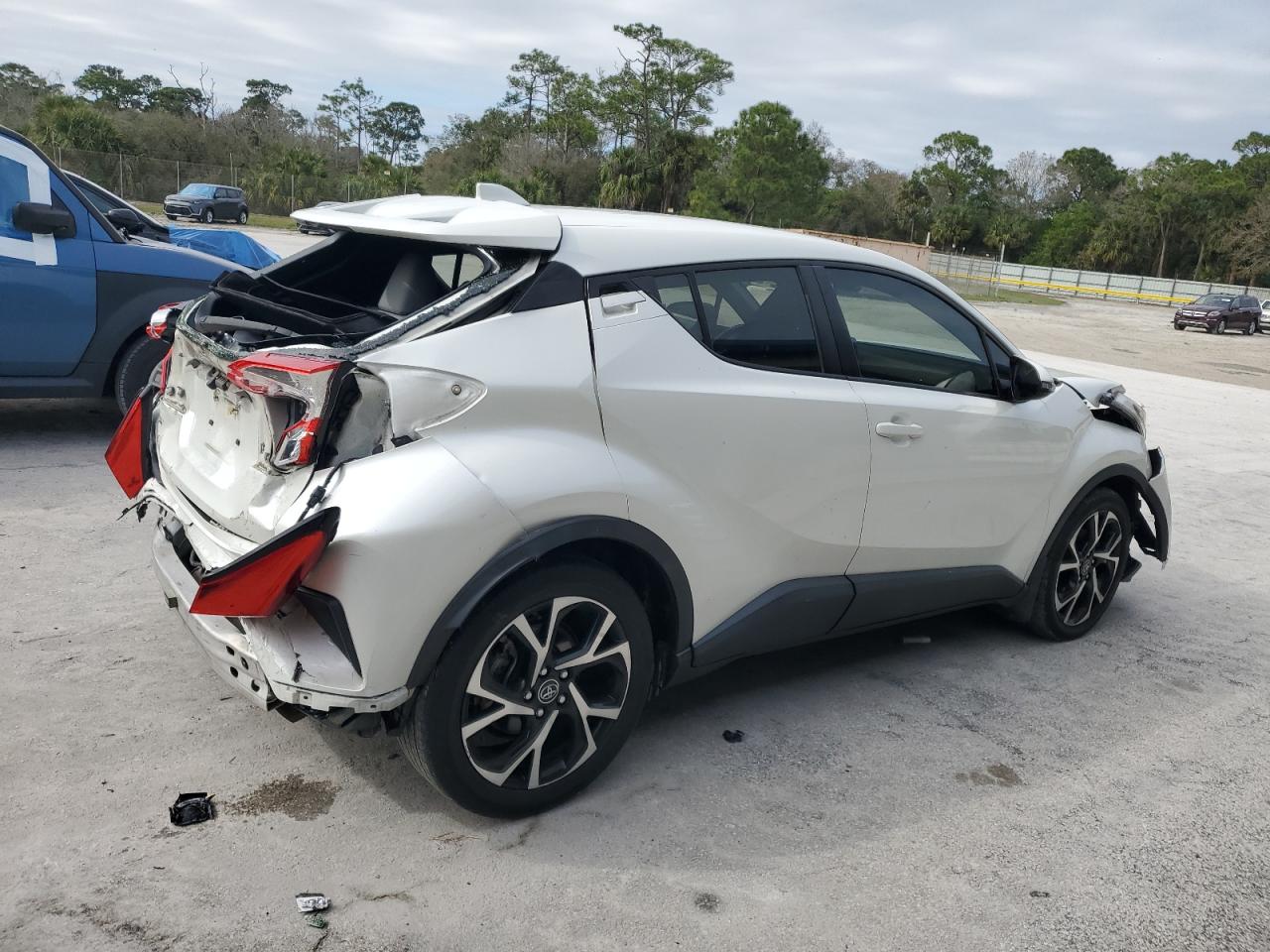 JTNKHMBX5K1016111 TOYOTA C-HR 2019